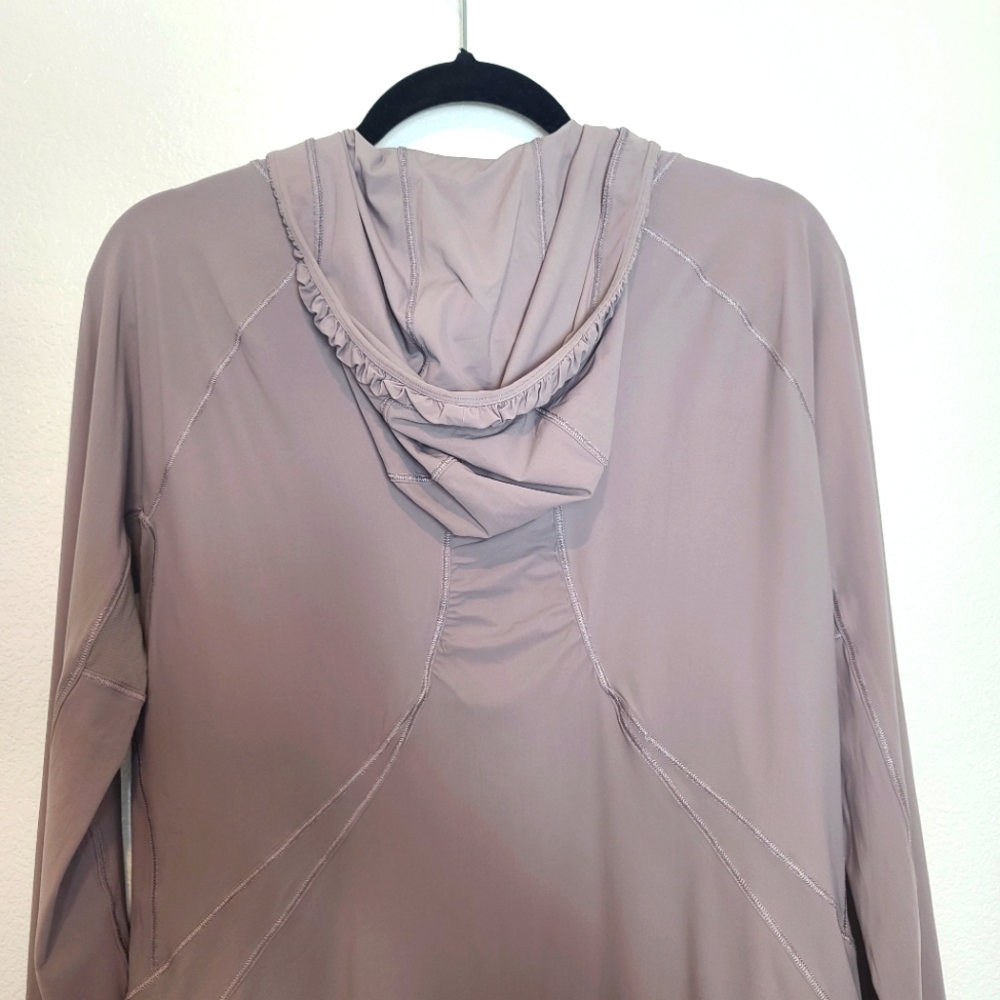 LULULEMON Water Bound Hoodie in Dark Chrome - Picture 9 of 13